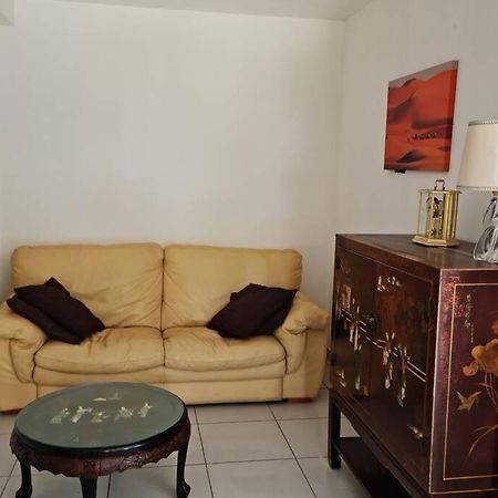 Maison Centre De Bellegarde Avec Jardin Et Terrasse Equipee D'Un Salon De Jardin Et D'Un Barbecue Cuisine Equipee 3 Chambres Avec 2 Lits Double 140X190 Et 2 Lits Simple Chauffage Poele A Granules Parking Gratuit Devant La Maison Bellegarde-du-Loiret Luaran gambar